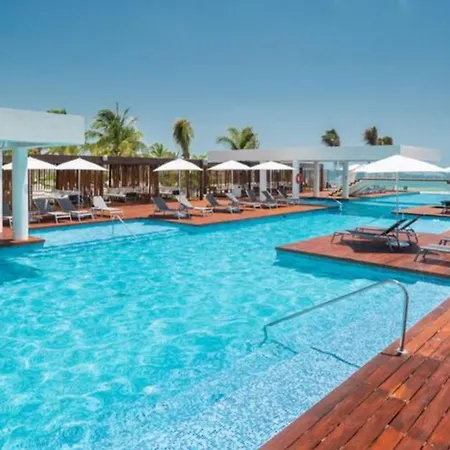 Beach Front Marina & Golf Luxe Condo Playa Mujeres